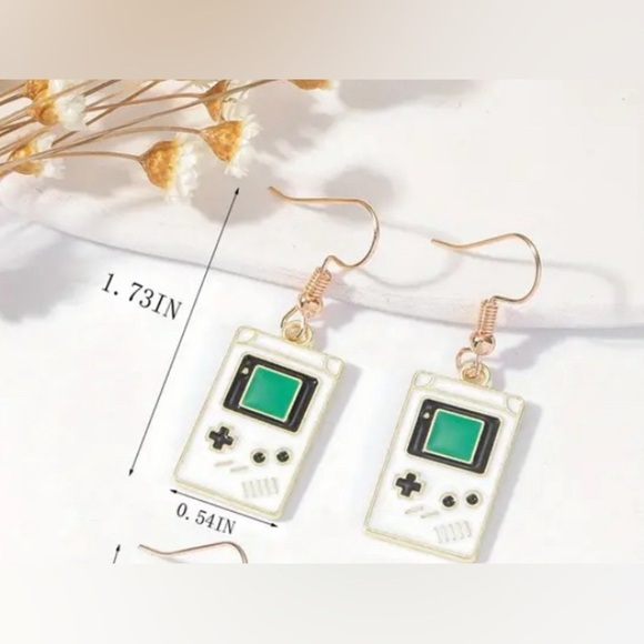 Nintendo - Gameboy Earrings - NWT - measurements in pictures - Picture 4 of 5